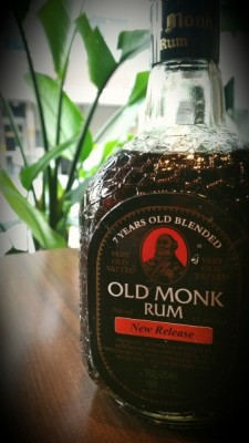 オールドモンク Old Monk ラム酒 | シガーバースーペルノーバ淀屋橋店